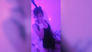 91美女涵菱清純的外表下隱藏著一顆騷動的心啊啊啊啊老公快艹我，流了好多淫水，超會叫床！