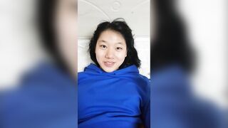 韓裔大學妹自拍流出 可愛臉蛋靈動大眼少女 認真給男友口交服務 大屌操美逼