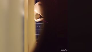 台灣偷拍大神潛入空姐宿舍偷拍 身材火爆的空姐洗澡