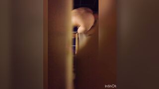 台灣偷拍大神潛入空姐宿舍偷拍 身材火爆的空姐洗澡