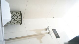 廁拍 顏值美女尿褲子-05