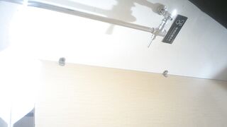 廁拍 顏值美女尿褲子-12