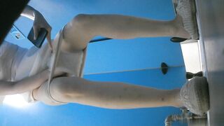 廁拍 顏值美女尿褲子-03