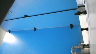 廁拍 顏值美女尿褲子-11