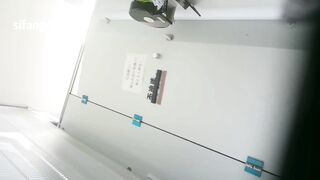 【廁拍】偷拍頂級車模尿尿1