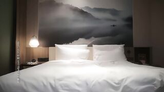 【小寶尋花】約了個紅裙女孩 坐在身上摸逼 舔弄口交大力猛操 呻吟嬌喘非常誘人