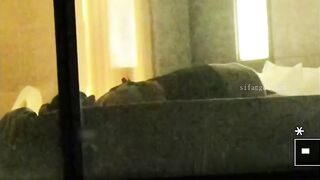 【星級酒店窗外偷拍】小情侶玩的很花 邊喝酒邊吃雞 2