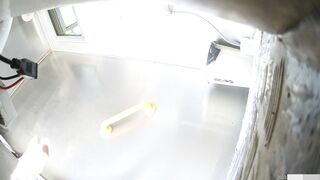 廁所偷拍 青春靚麗美女 -16