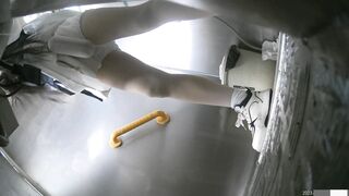 廁所偷拍 青春靚麗美女 -16