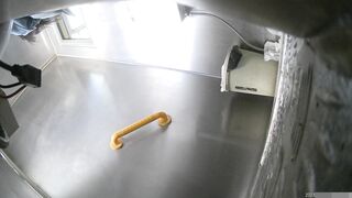 廁所偷拍 青春靚麗美女 -17
